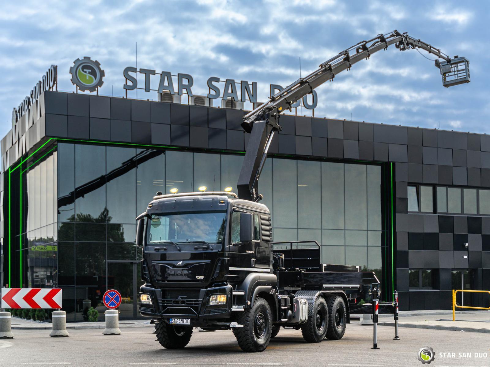 MAN TGS 26.420 6x6 HMF 3000 K6 Fly Jib Crane Basket
