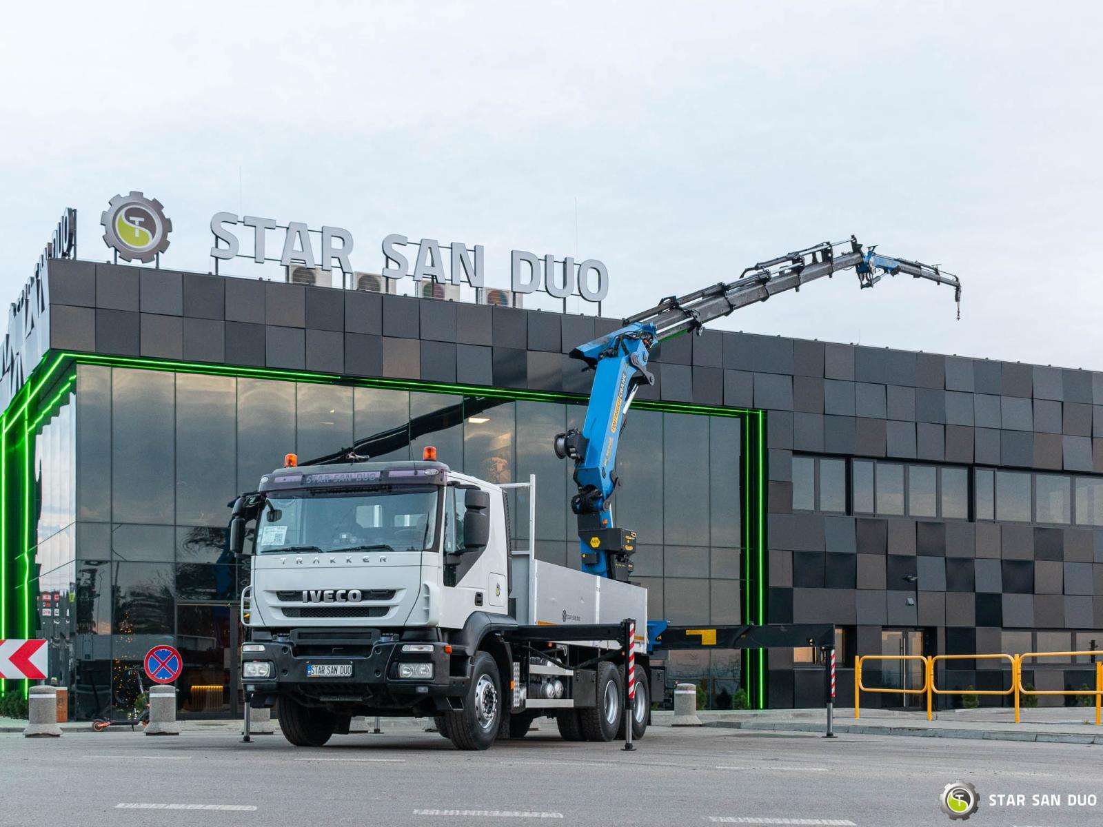 IVECO TRAKKER 410 6x4 PALFINGER PK 36002 HDS Fly Jib Żuraw