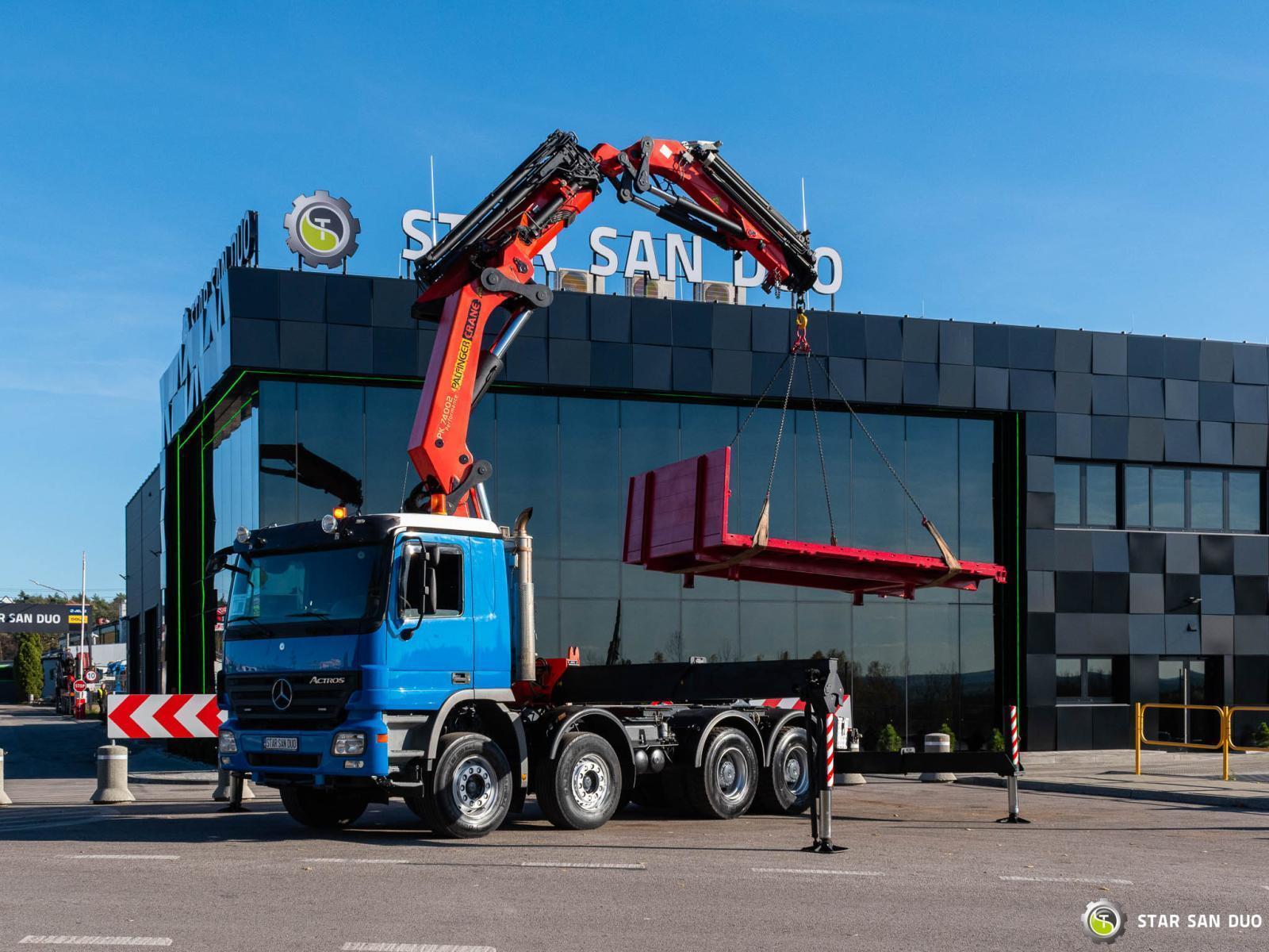 MERCEDES-BENZ 4148 8x4 PALFINGER PK 74002 Crane